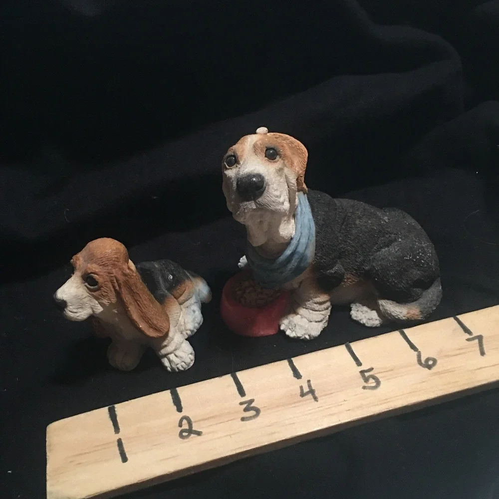 Stone Critters Majestic Basset Hounds with Food Dish Ears Pinned‎ Back Figurine